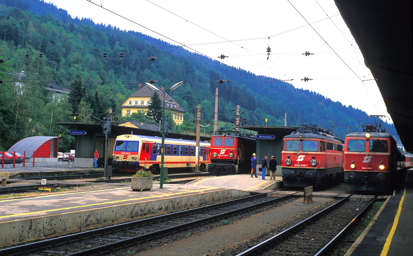 k-001 Bf. M�rzzuschlag 03.09.1992 hr mit 5047.012-9, 1040.006-7, 1042.699-7 und 1044.011-3