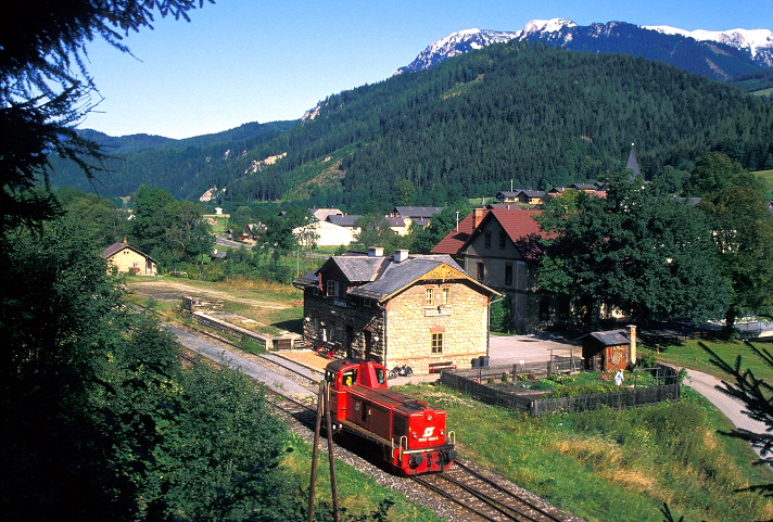 k-003 M�rzzuschlag - Neuberg Ort Bf. Kapellen 2067.068 am 03.09.1992