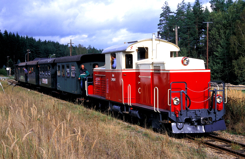 k-003 Waldviertelbahn Nord bei Alt Nagelberg 2091.03 am 09.10.1999 foto s. trost