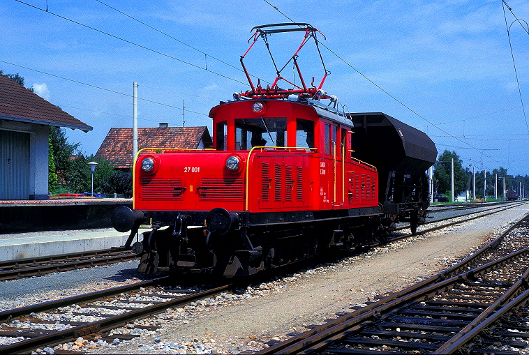 k-005 SVB Salzburger Lokalbahn E- Lok 27.001 Bf. Brmoos am 24.07.1989 foto herbert rubarth