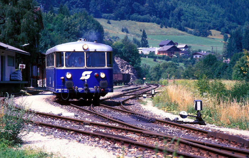 k-012 Neubergerbahn 5081.001 Ausfahrt Neuberg a. d. M�rz 02.08.1986 Foto gustav stehno