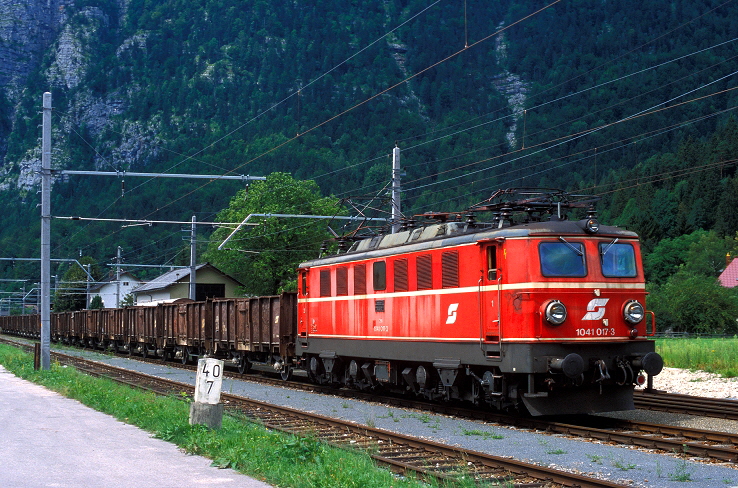 k-016 1041.017-3 Bf. Obertraun- Dachsteinhhlen 08.08.2001 foto herbert rubarth