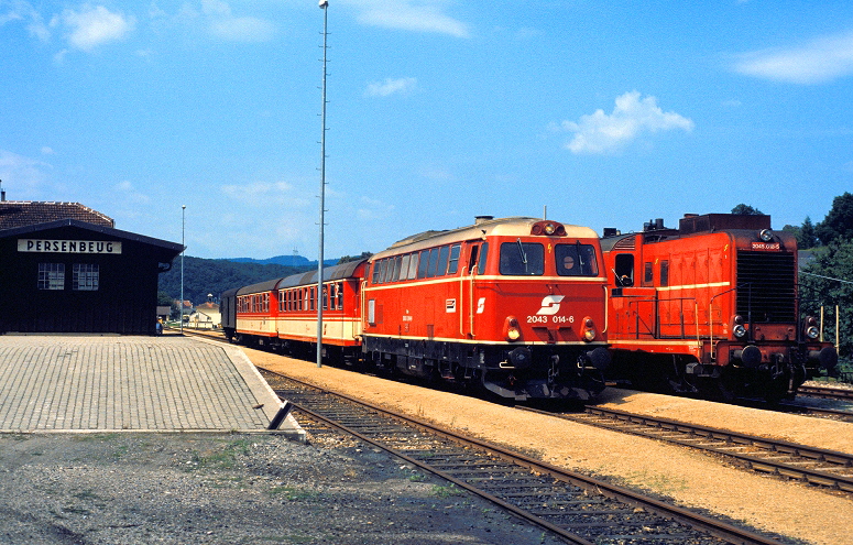 k-022 2043.014-6 %& 2045.018-5 Bf. Persenbeug a. d. Donau 18.07.1987 foto herbert rubarth