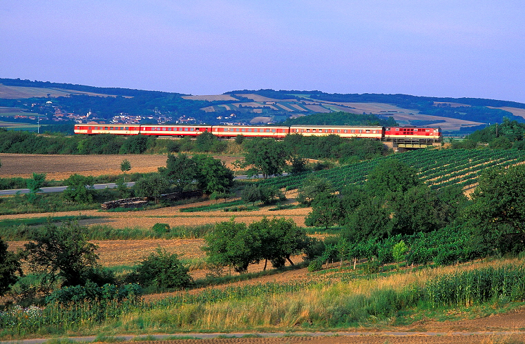 k-025 Mistelbach- Laa a. d. Thaya bei Enzersdorf bei Staatz 09.08.1999 foto herbert rubarth