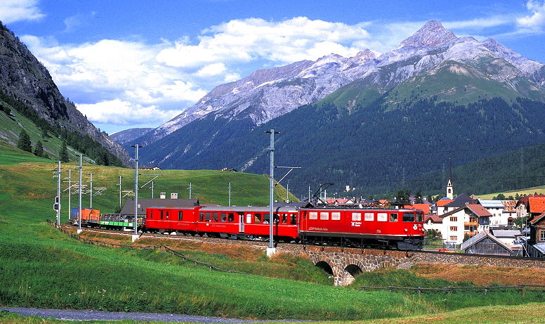 k-031 RhB Inntalb. Ge 6.6. II.706  Fahrradzug Ardez- Samedan 02.08.2002 foto herbert rubarth