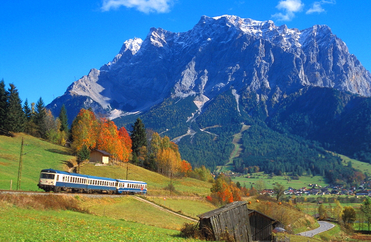 k-044 BR 628.0 und 627.1 bei Lermoos 22.10.2001 Foto H. Rubarth 