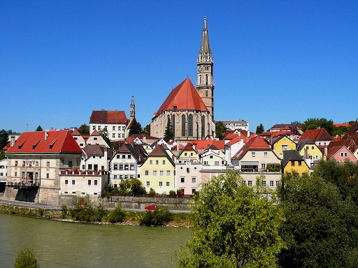 k-101 Steyr Altstadt mit Stadtpfarrkirche 27.07.2009 foto herbert rubarth