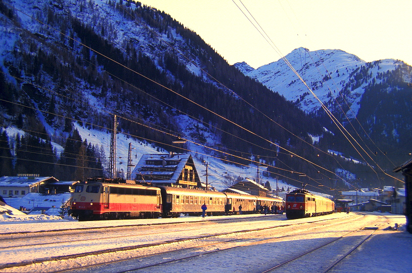 k-178 Arlbergbahn 110 494-2 Bf. St. Anton a. A. 24.02.1997 foto johannes schmoll
