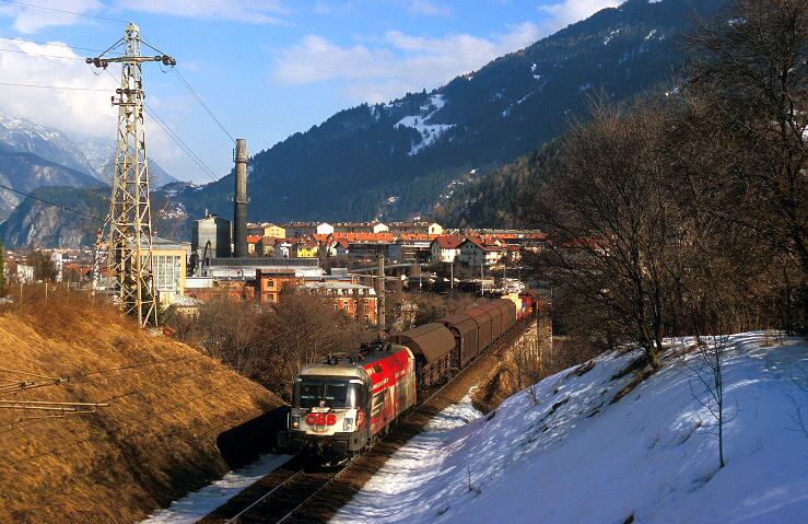 k-AB030 BR 1116.246-8 Innbrcke bei Landeck 22.02.2006 foto herbert rubarth