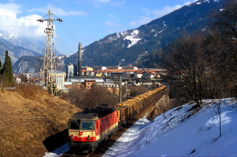 k-AB031 BR1044.117-8 Innbrücke bei Landeck 23.02.2006 foto herbert rubarth