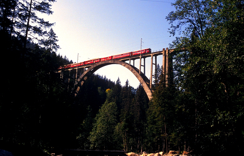 k-Arosab.018 Viadukt Langwies 19.07.1997 foto johannes schmoll