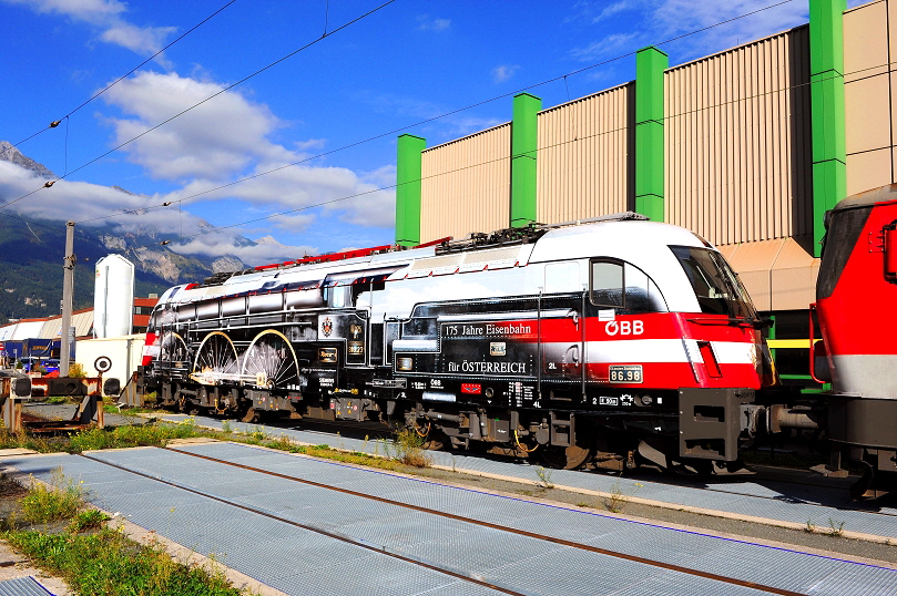 k-Zf. Innsbruck ÖBB Jubi- Taurus 28.09.2012 hr1