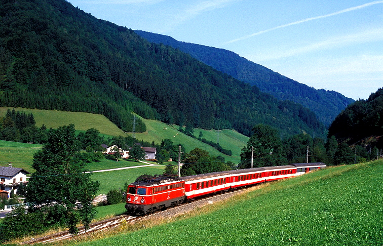 k-003 BR 1042.019 bei Oberland 17.08.2001 foto herbert rubarth