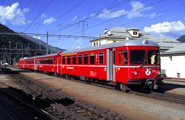 k-021 Bf. Bever Triebwagen RhB 10.08.2004 foto herbert rubarth