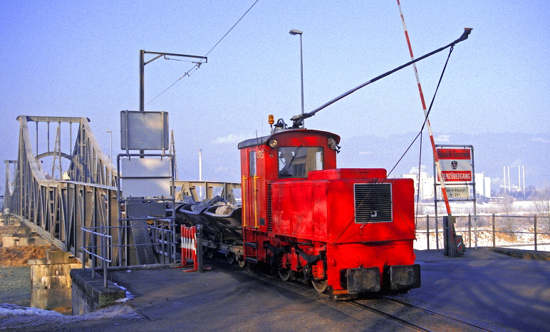 k-110. IC24. Rheinbrücke Widnau 04.02.1998 rk 