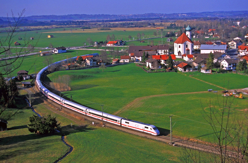 k-402. Mnchen-GAP bei Eschenlohe 30.03.2002 hr.  