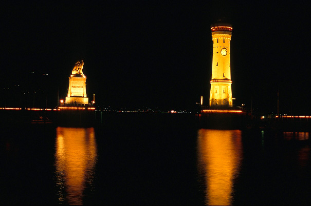 k-098_Lindau_Hafeneinfahrt_bei_Nacht_19.08