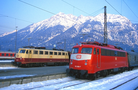 k-807a Bf. Garmisch Partenkirchen DB 113 268 & 113.346 Foto J. Schmoll