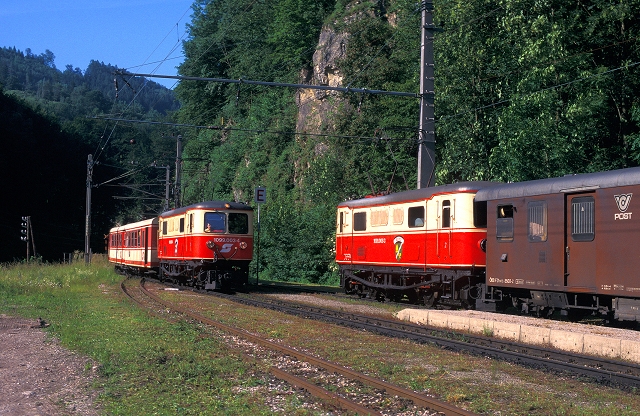 k-MZB023 Zugkreuzung Bf. Schwarzenbach 20.06.1995