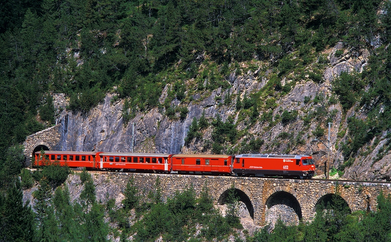 k-RhB 004 Albulabahn zwischen Bergn und Preda 01.08.2000 foto herbert rubarth